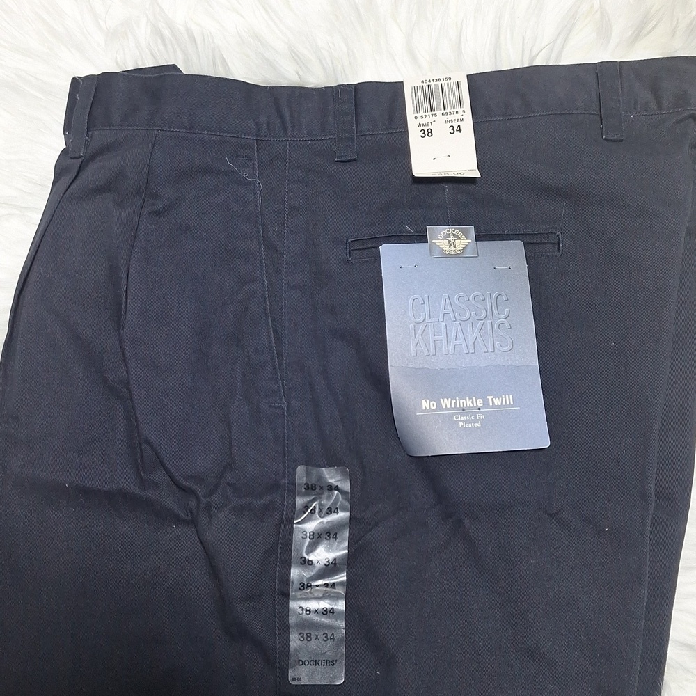 NWT Blue classic khaki 38×34, no wrinkle twill